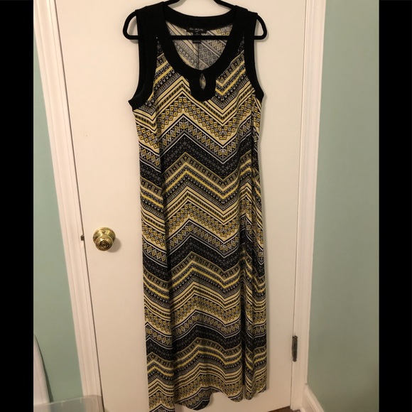 Dresses & Skirts - Maxi dress